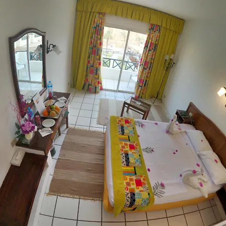 TRS Fantazia Neama Bay Hotel